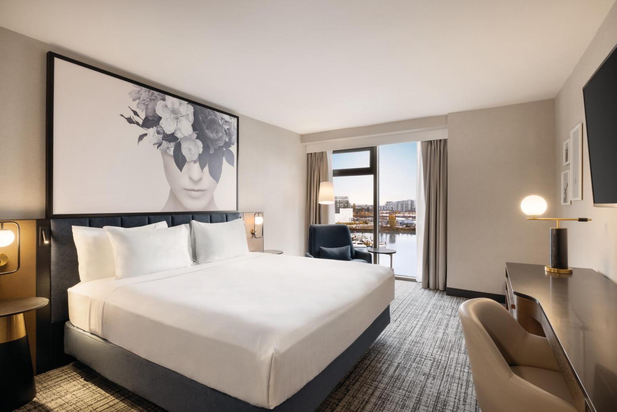 Radisson Blu Vancouver Airport Hotel & Marina Richmond Exterior photo