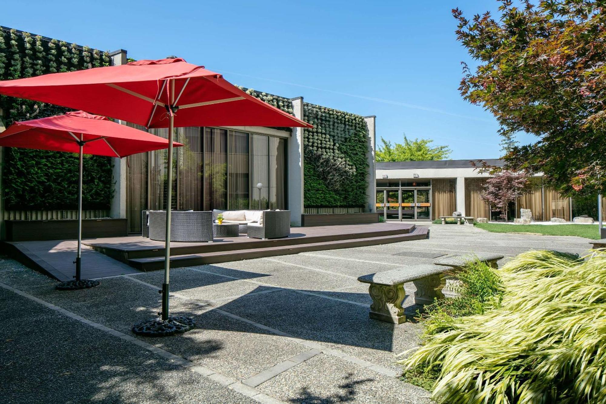 Radisson Blu Vancouver Airport Hotel & Marina Richmond Exterior photo