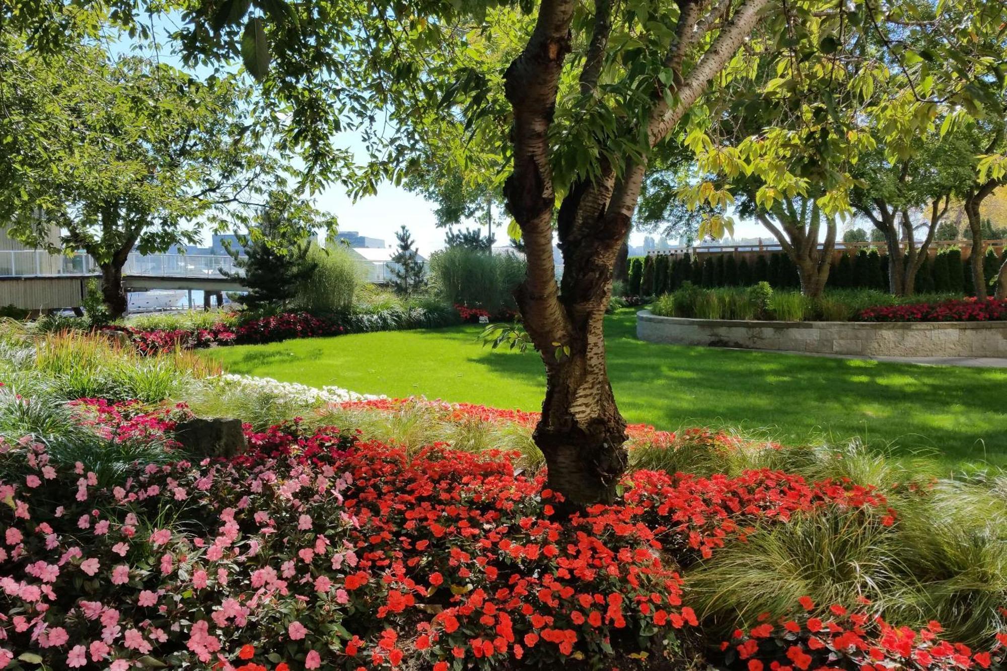 Radisson Blu Vancouver Airport Hotel & Marina Richmond Exterior photo