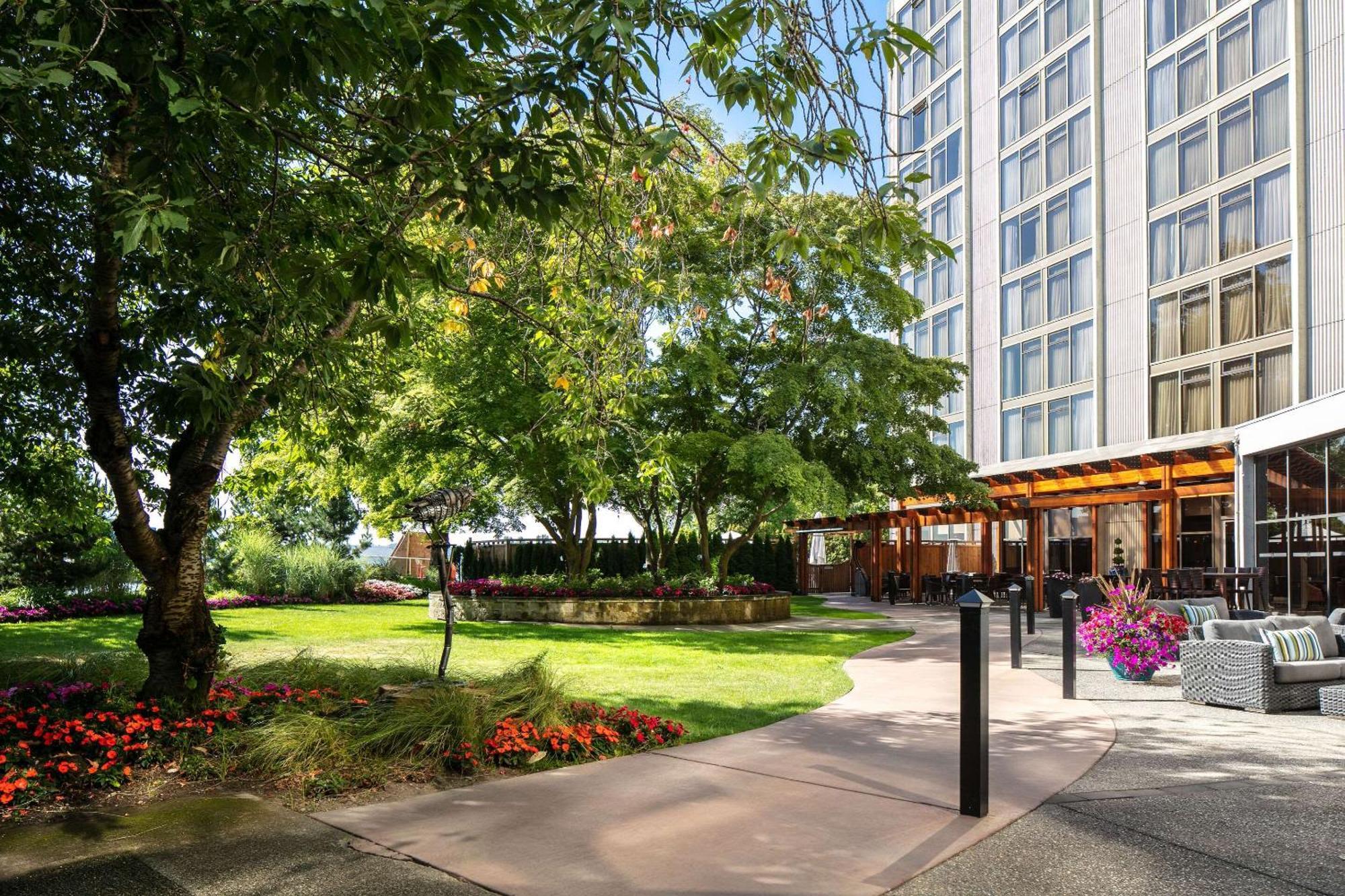 Radisson Blu Vancouver Airport Hotel & Marina Richmond Exterior photo