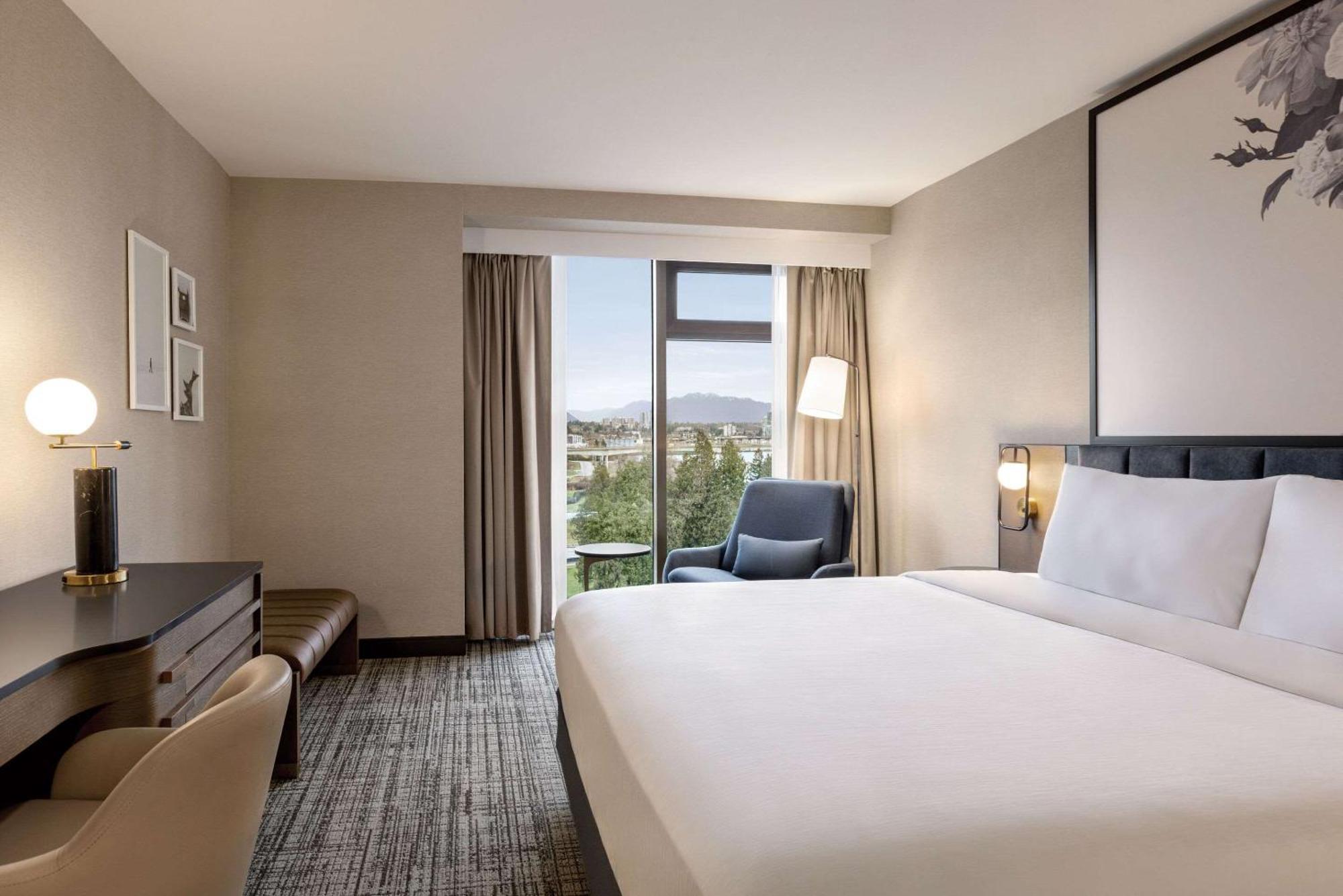 Radisson Blu Vancouver Airport Hotel & Marina Richmond Exterior photo